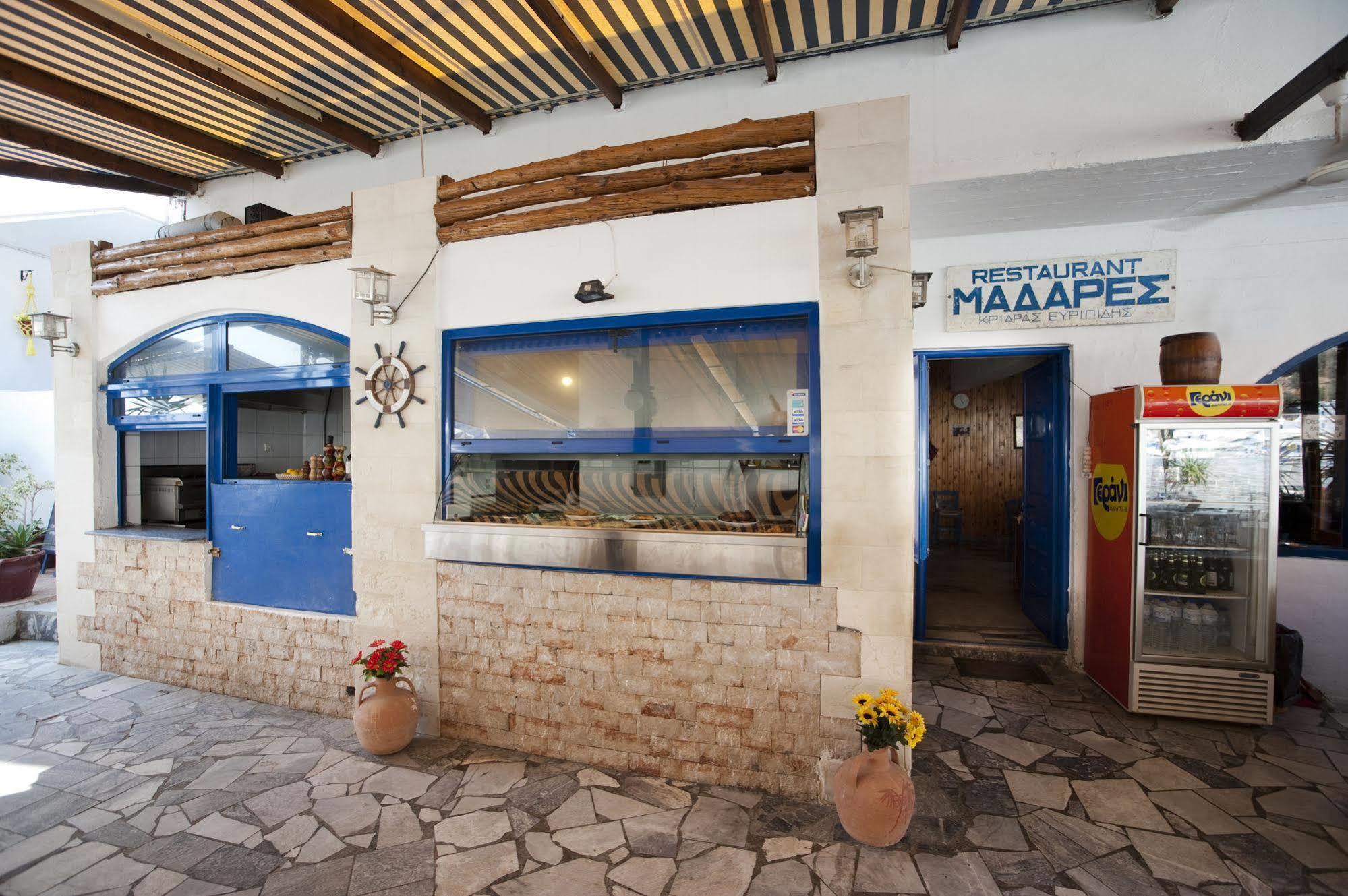 Madares Loutró Exterior foto